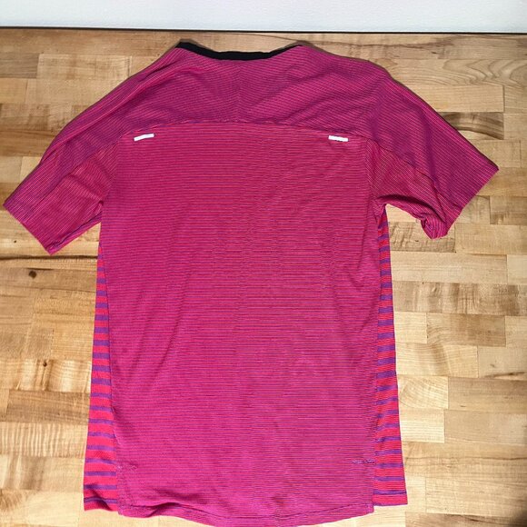 Men's Small Nike Running  Dri Fit Short Sleeve Lightweight Shirt Red - Picture 3 of 3